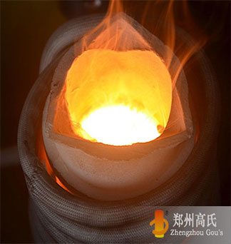 中频感应加热电源熔炼金属最多可达200公斤